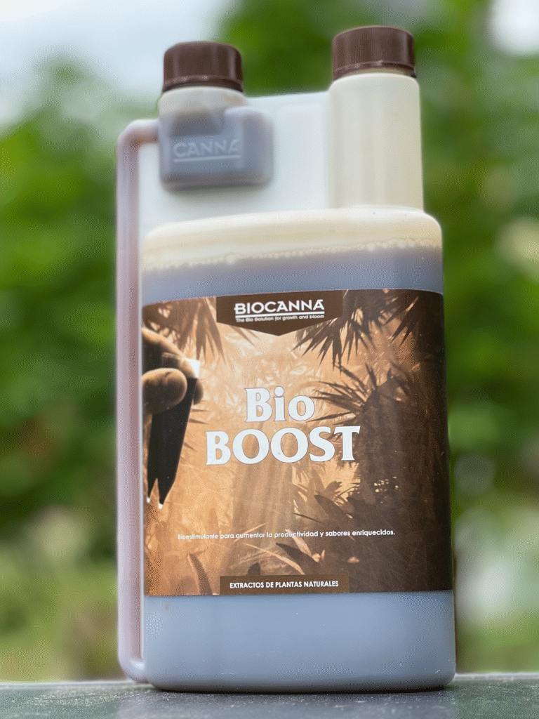 Eine Flasche BioCanna BioBoost, 1l